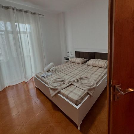 Peci Apartments จีโรคาสเตอร์ ภายนอก รูปภาพ