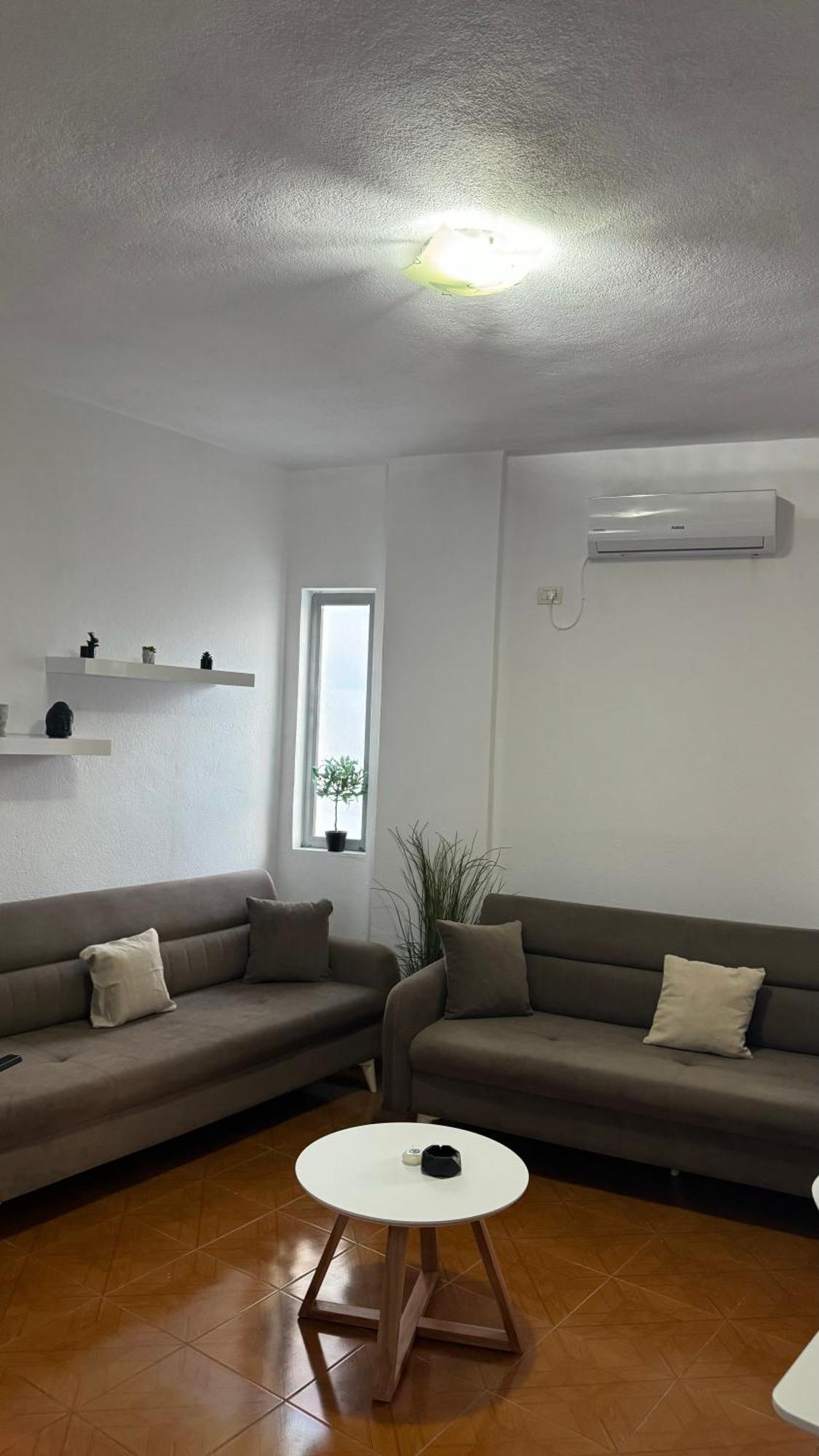 Peci Apartments จีโรคาสเตอร์ ภายนอก รูปภาพ