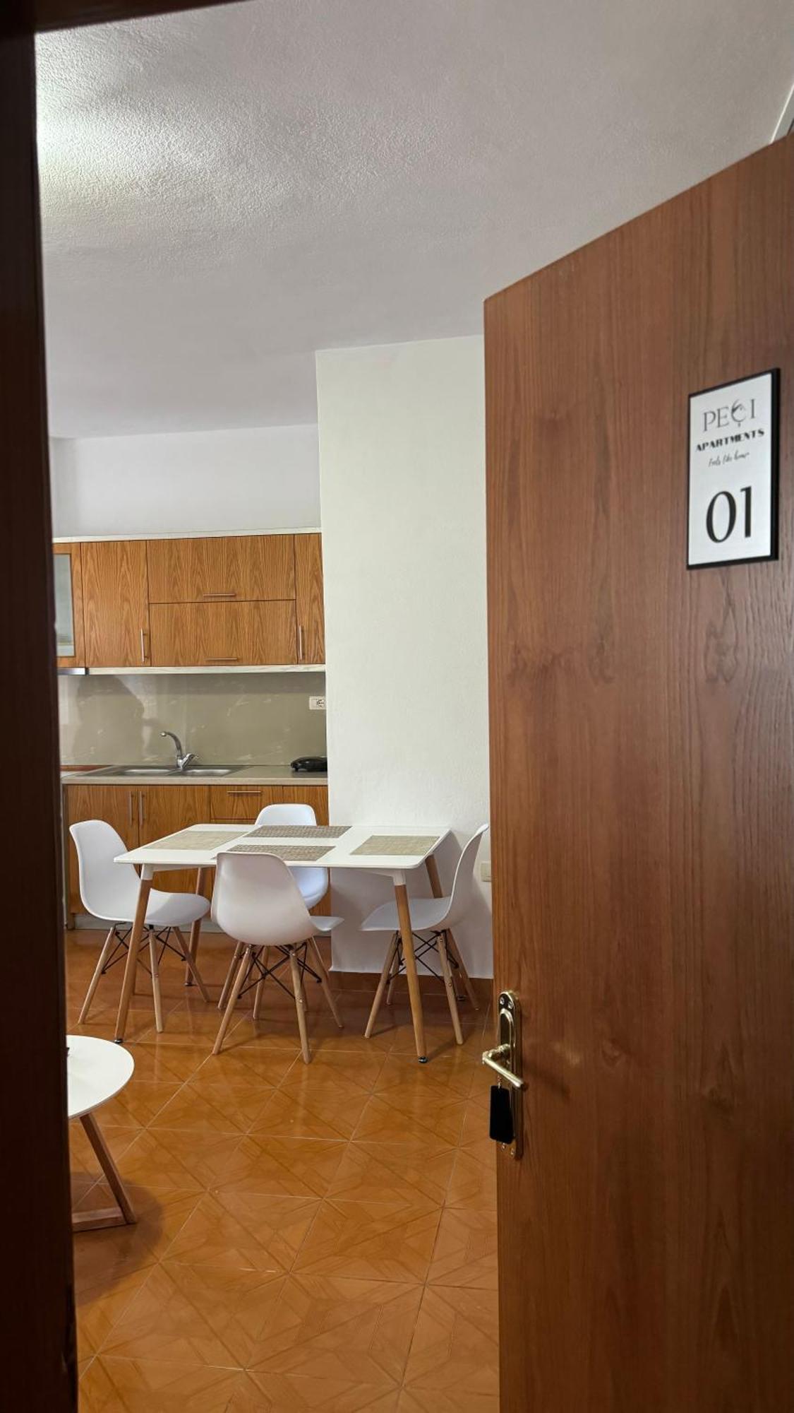 Peci Apartments จีโรคาสเตอร์ ภายนอก รูปภาพ
